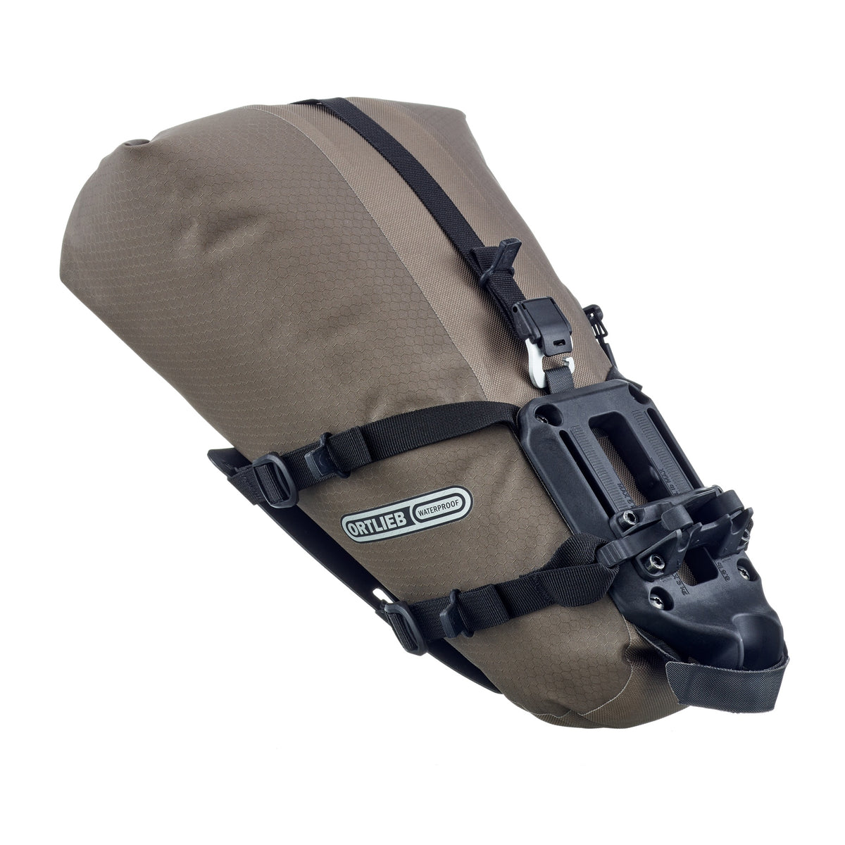 Bolsa de bicicleta ORTLIEB Seat-Pack QR color dark-sand vista lateral con cierre enrollable