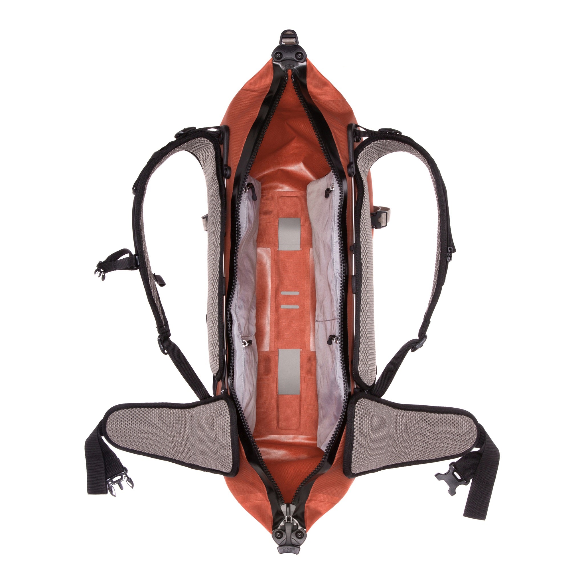 Vista interior de la mochila impermeable ORTLIEB Atrack para exteriores en color rooibos con 25 litros, con compartimento principal espacioso, bolsillos organizadores internos y estructura completamente impermeable.